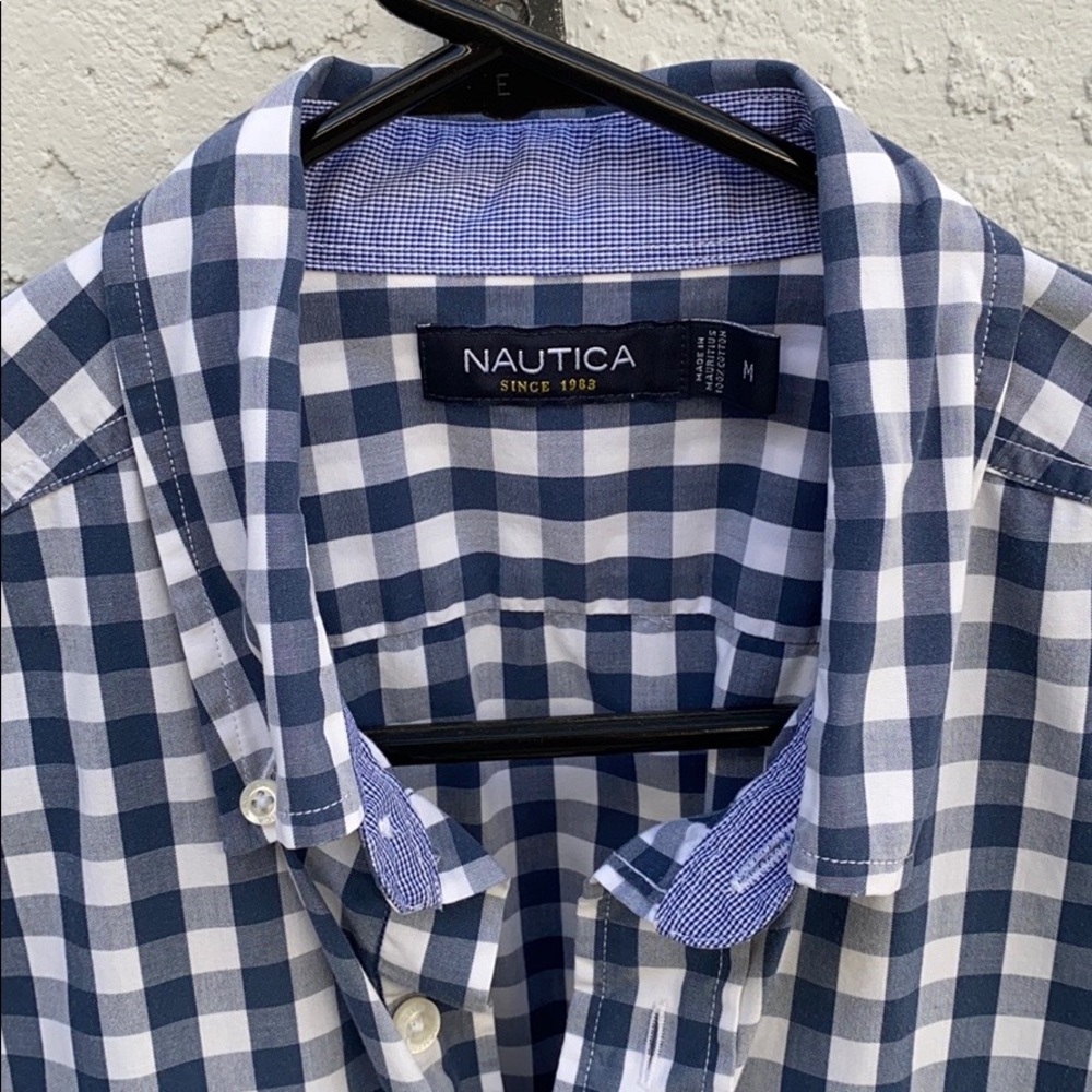 Men’s Nautica long sleeve shirt